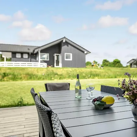 4 Bedroom Cozy In Holiday home Haderslev