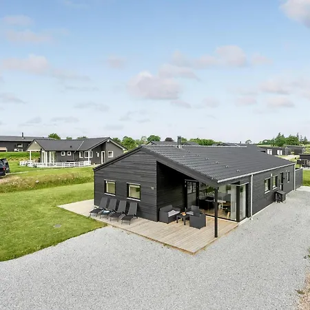 4 Bedroom Cozy In Holiday home Haderslev