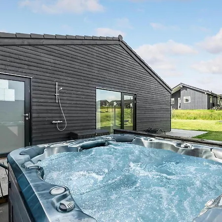 4 Bedroom Cozy In * ハザスレウ