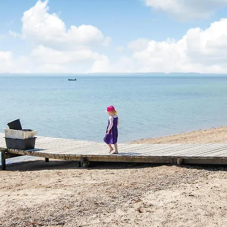 4 Bedroom Cozy In Ferienhaus Haderslev