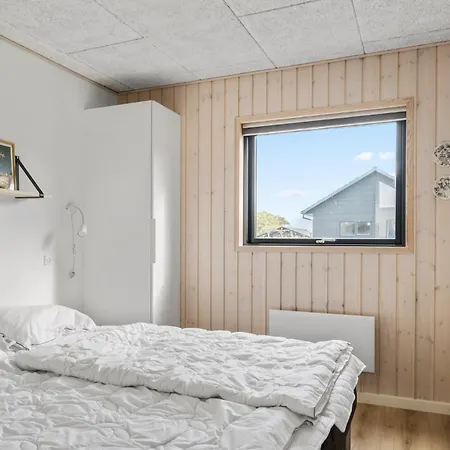 4 Bedroom Cozy In 別荘 *