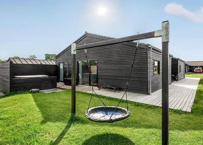 4 Bedroom Cozy In * Хадерслев