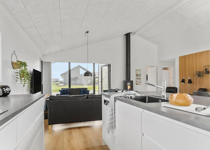 4 Bedroom Cozy In *