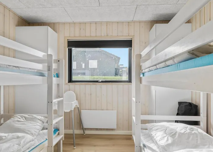 4 Bedroom Cozy In * Хадерслев