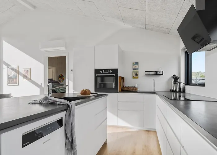 4 Bedroom Cozy In